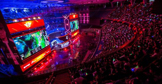 粉丝偶遇Faker Oner Peyz的精彩瞬间